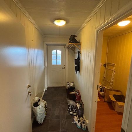 Rom Til Leie I Sentrum Med Gratis Parkering Ved Leiligheten Apartment Harstad Exterior photo